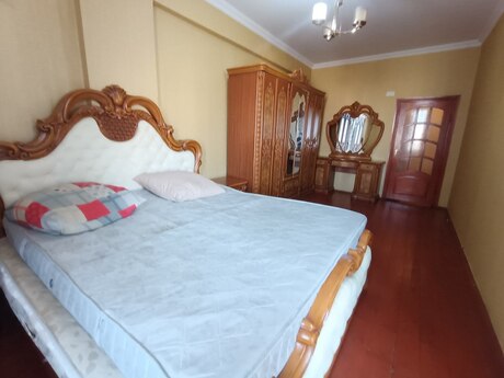 Kirayə 2 otaqlı mənzil, 75 m², İnşaatçılar: 600 ₼/ay 2