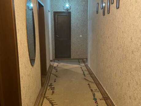 Bakmildə 4 otaqlı köhnə tikili mənzil satılır, 103 m², 298 000 AZN, şəkil 2 / 9