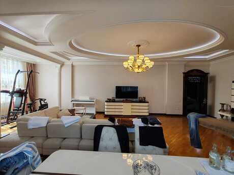 4 otaqlı mənzil, 206 m², 28 May: 575 000 ₼ 2