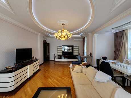 4 otaq · 206 m² · 7/16 mərtəbə, 28 May