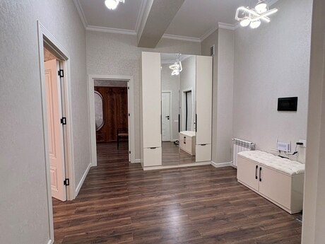 Kirayə 2 otaqlı mənzil, 85 m², 8 Noyabr: 1 100 ₼/ay 5