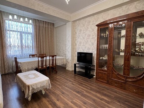 Kirayə 2 otaqlı mənzil, 85 m², 8 Noyabr: 1 100 ₼/ay 3