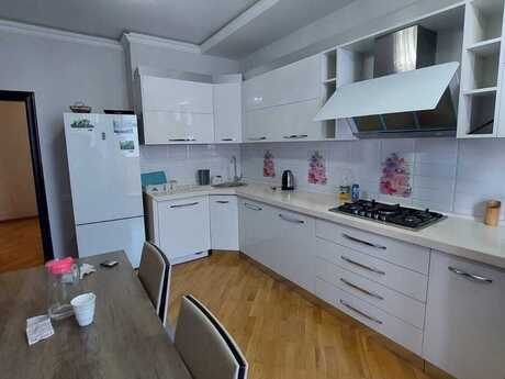 Аренда: 3-комнатная квартира, 150 м², Şah İsmayıl Xətai: 1 200 ₼/мес 5