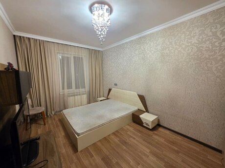 2-room apartment for rent, 80 m², Əhmədli: 650 ₼/mo 3