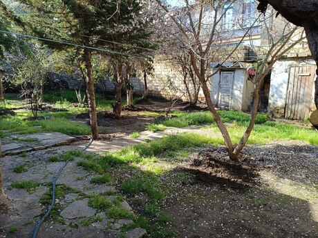 3 otaqlı həyət evi, 526 m², Bakıxanov: 300 000 ₼ 2