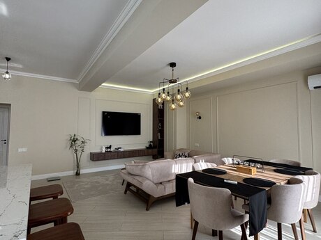 4-комнатная квартира, 175 м², 8 Noyabr: 495 000 ₼ 2
