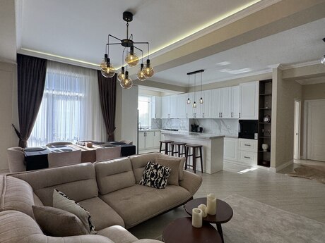 4-комнатная квартира, 175 м², 8 Noyabr: 495 000 ₼ 3