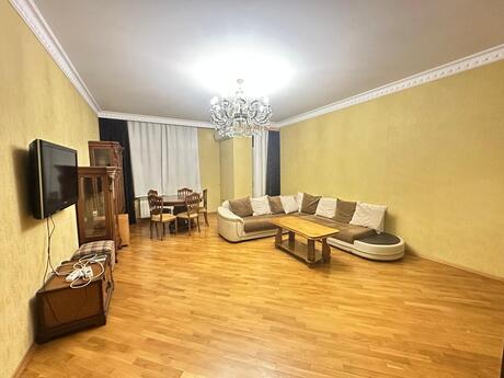 Kirayə 3 otaqlı mənzil, 140 m², Nəsimi: 950 ₼/ay 2