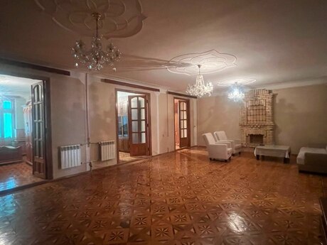 Аренда: 4-комнатная квартира, 135 м², Elmlər Akademiyası: 900 ₼/мес 2
