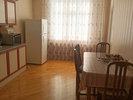 3-room apartment for rent, 155 m², Memar Əcəmi: 750 ₼/mo 4