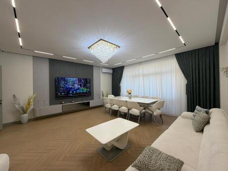 Elan №6466809 - Bakı, 28 May m., 4 otaqlı, 186 m², 9/15 mərtəbə