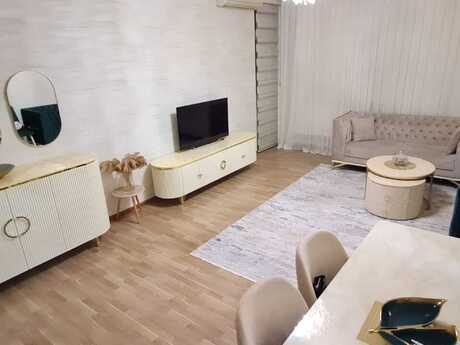 Elan №6466814 - Bakı, Memar Əcəmi m., 3 otaqlı, 135 m², 8/17 mərtəbə