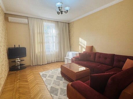 Kirayə 2 otaqlı mənzil, 60 m², İçəri Şəhər: 850 ₼/ay 2