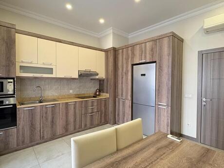 Kirayə 4 otaqlı mənzil, 170 m², Ağ şəhər: 2 700 ₼/ay 5