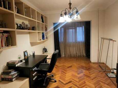 4-комнатная квартира, 120 м², 8-ci mikrorayon: 350 000 ₼ 4