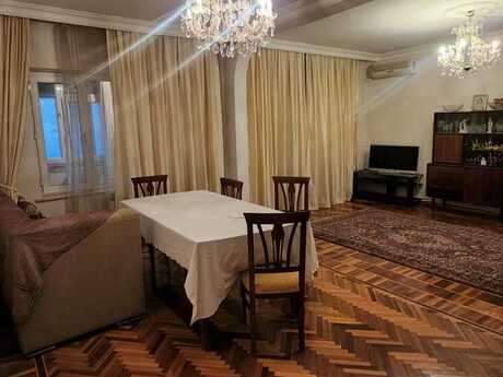 4-комнатная квартира, 120 м², 8-ci mikrorayon: 350 000 ₼ 2