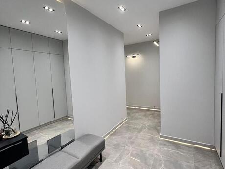 3 otaq · 143 m² · 2/17 mərtəbə, Neftçilər