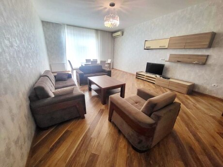 Elan №6466997 - Bakı, Gənclik m., 4 otaqlı, 180 m², 8/12 mərtəbə