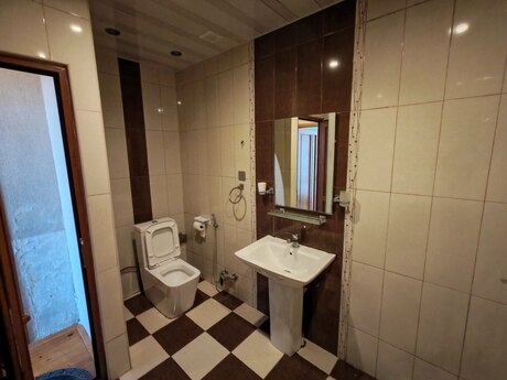 3-room apartment for rent, 100 m², 8-ci kilometr: 650 ₼/mo 2