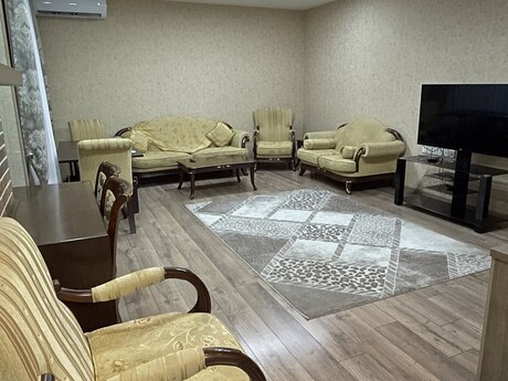 Kirayə 3 otaqlı mənzil, 120 m², Badamdar: 1 200 ₼/ay 2