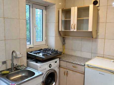 Аренда: 1-комнатная квартира, 30 м², Elmlər Akademiyası: 150 ₼/мес 3