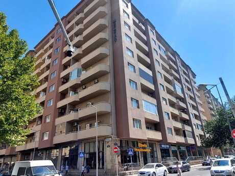 4 rooms · 180 m² · floor 4/10, Elmlər Akademiyası