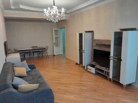 Elan №6467476 - Bakı, Badamdar q., 4 otaqlı, 190 m², 13/18 mərtəbə