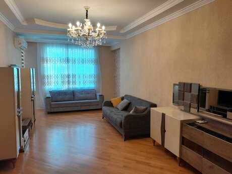 4-room apartment for rent, 190 m², Badamdar: 1 300 ₼/mo 2