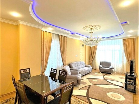 Kirayə 3 otaqlı mənzil, 130 m², Nərimanov: 1 000 ₼/ay 2