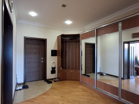 3-room apartment, 158 m², Nizami: 500 000 ₼ 2