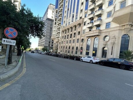 3 otaqlı mənzil, 242 m², 28 May: 678 000 ₼ 2