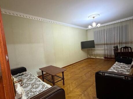 3-room apartment for rent, 80 m², Neftçilər: 700 ₼/mo 2
