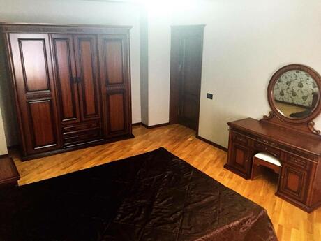 Elan №6467686 - Bakı, Elmlər Akademiyası m., 3 otaqlı, 136 m², 7/17 mərtəbə
