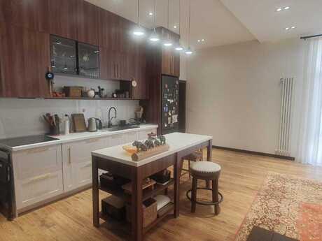 3 otaq · 132 m² · 12/14 mərtəbə, 8 Noyabr