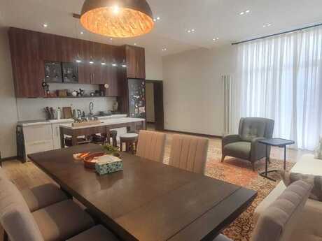 Kirayə 3 otaqlı mənzil, 132 m², 8 Noyabr: 1 599 ₼/ay 2