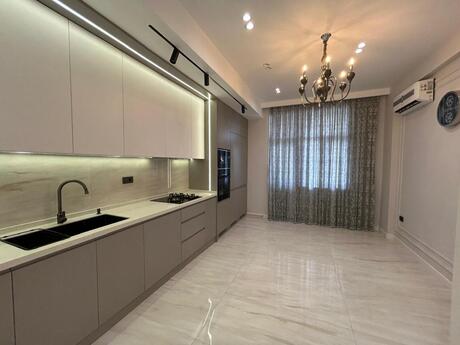 4 otaqlı mənzil, 175 m², 28 May: 750 000 ₼ 4
