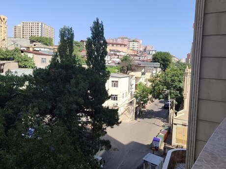 3 otaqlı mənzil, 117 m², 28 May: 305 000 ₼ 2