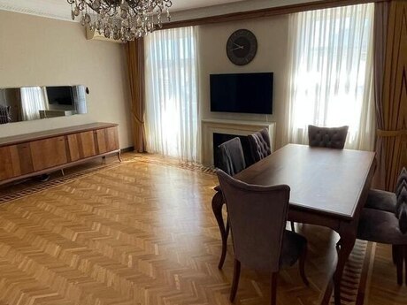 Kirayə 3 otaqlı mənzil, 106 m², İçəri Şəhər: 1 189 ₼/ay 3