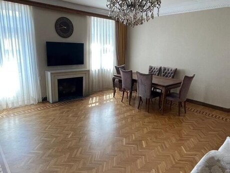 Kirayə 3 otaqlı mənzil, 106 m², İçəri Şəhər: 1 189 ₼/ay 4