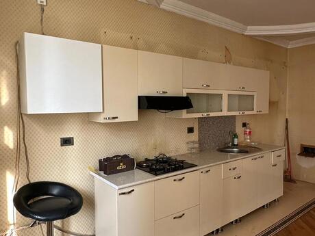 Kirayə 4 otaqlı mənzil, 167 m², Nizami: 1 000 ₼/ay 3