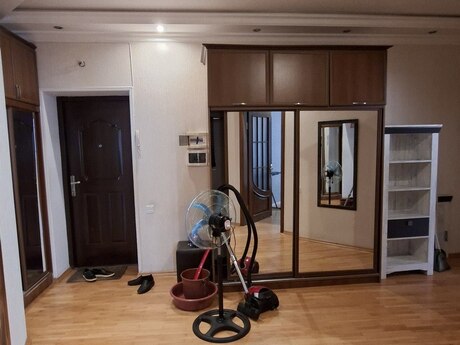 Kirayə 2 otaqlı mənzil, 90 m², İnşaatçılar: 700 ₼/ay 3