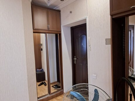 Kirayə 2 otaqlı mənzil, 90 m², İnşaatçılar: 700 ₼/ay 4