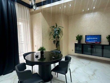 Аренда: 3-комнатная квартира, 140 м², Ağ şəhər: 3 000 ₼/мес 3