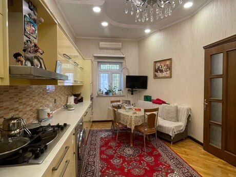 6 otaqlı həyət evi, 220 m², Biləcəri: 690 000 ₼ 5