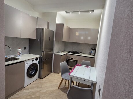 Kirayə 3 otaqlı mənzil, 120 m², 28 May: 1 300 ₼/ay 4