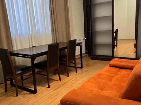 Kirayə 4 otaqlı mənzil, 135 m², Nərimanov: 1 200 ₼/ay 2