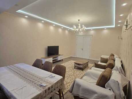 Kirayə 3 otaqlı mənzil, 155 m², Nizami: 2 500 ₼/ay 2
