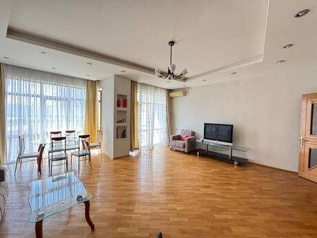 Kirayə 3 otaqlı mənzil, 150 m², 28 May: 1 300 ₼/ay 2