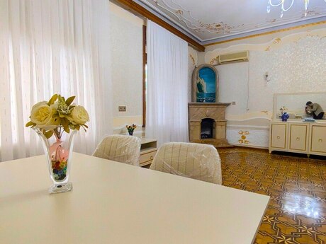 Kirayə 3 otaqlı mənzil, 100 m², 8 Noyabr: 1 050 ₼/ay 3