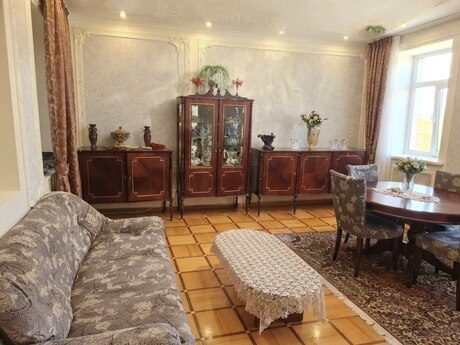 Elan №6468592 - Bakı, Nəsimi r., 4 otaqlı, 122 m², 3/3 mərtəbə